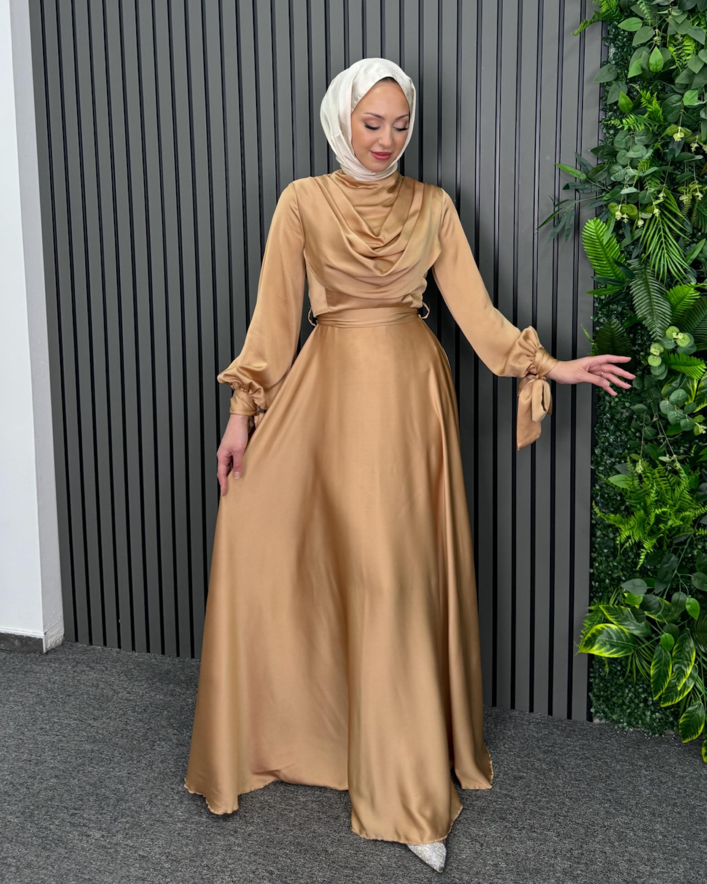 Gold Yakası Boğumlu Cobe Saten Elbise Gold