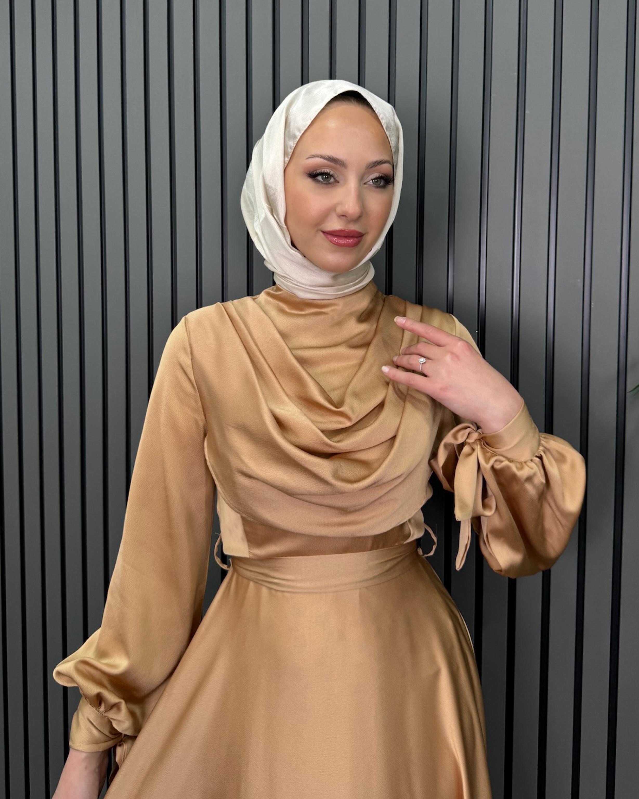 Gold Yakası Boğumlu Cobe Saten Elbise Gold - Resim 2