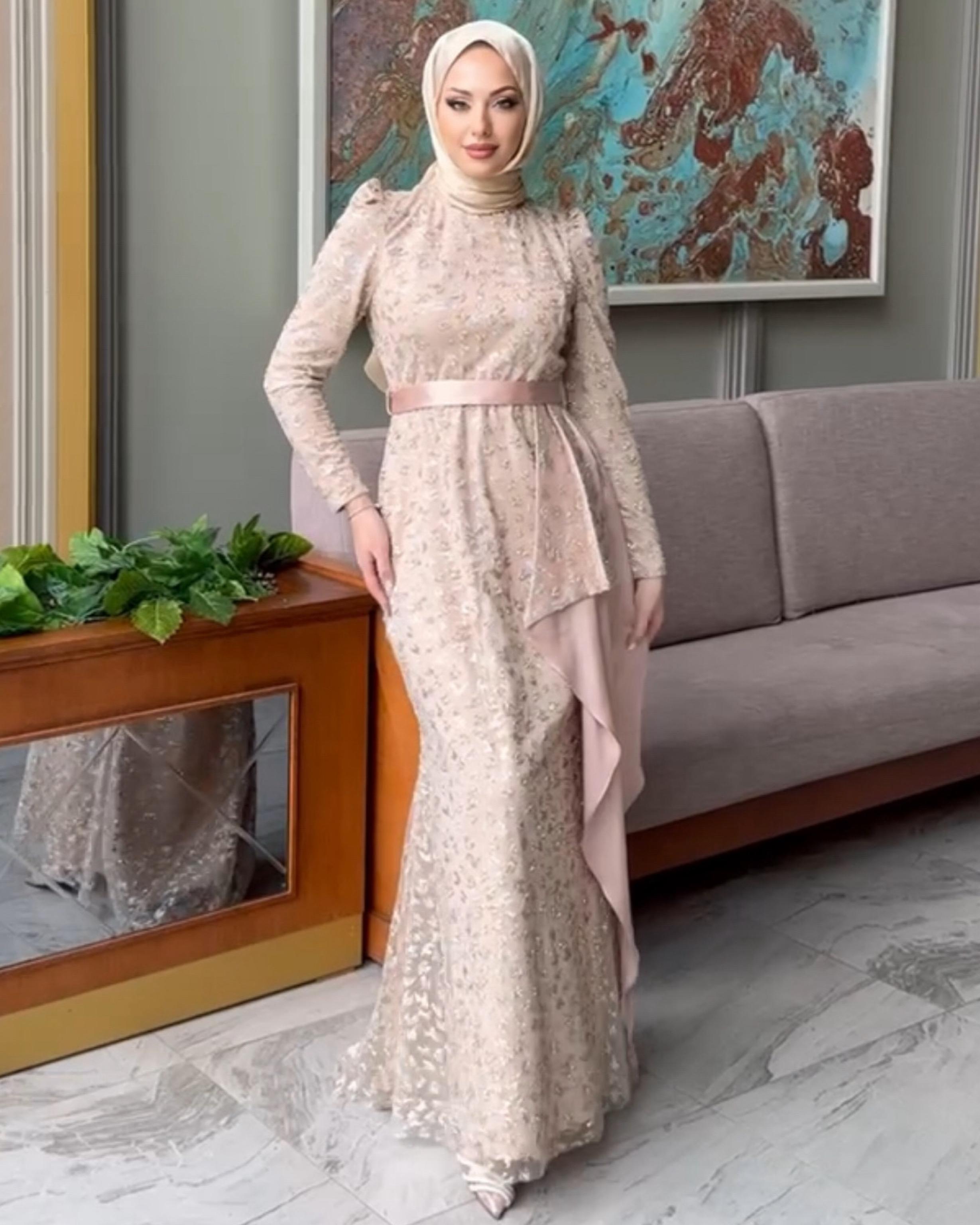 Bej Kabartma Simli Detaylı Abiye Bej