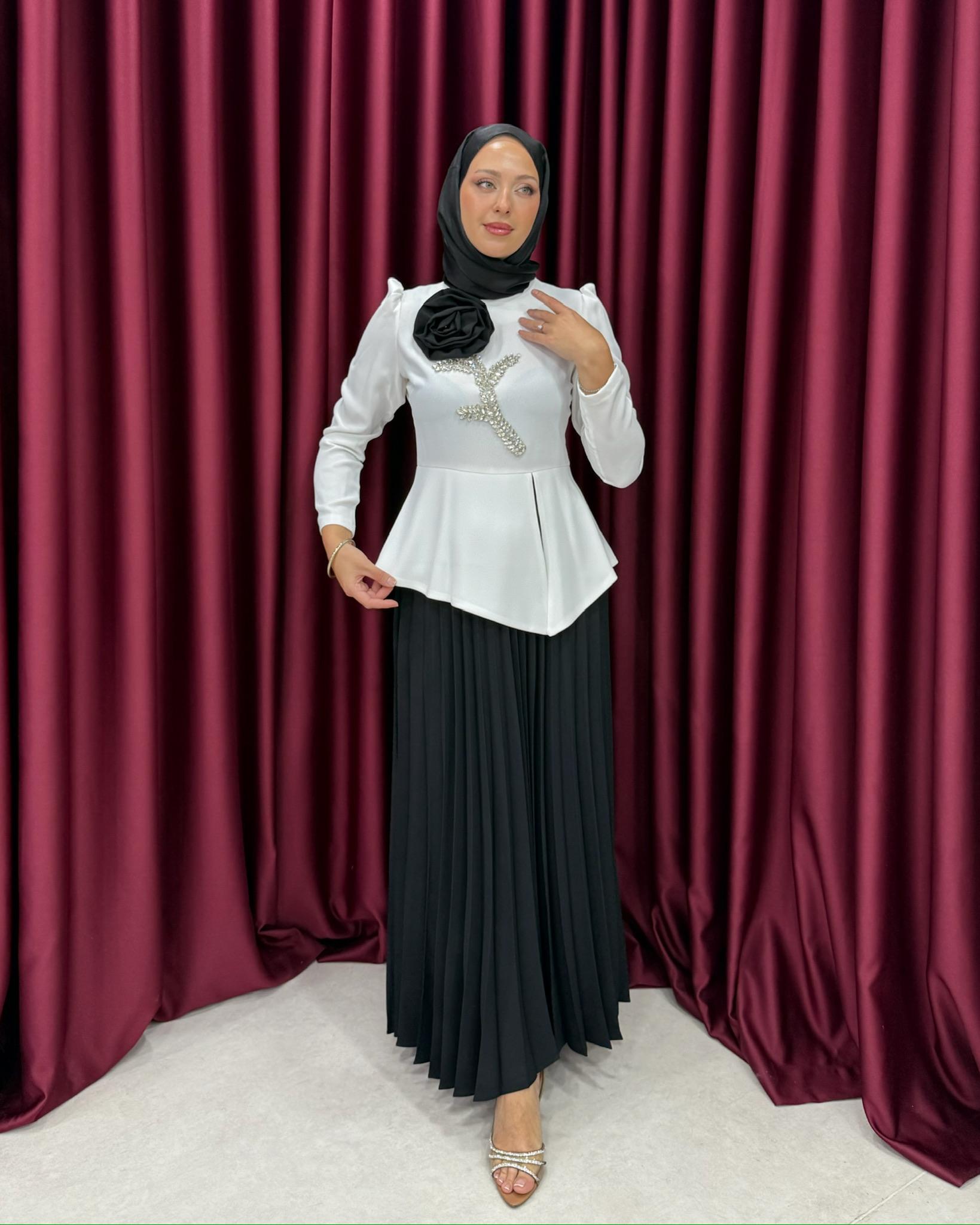 Beyaz siyah Esin Takım