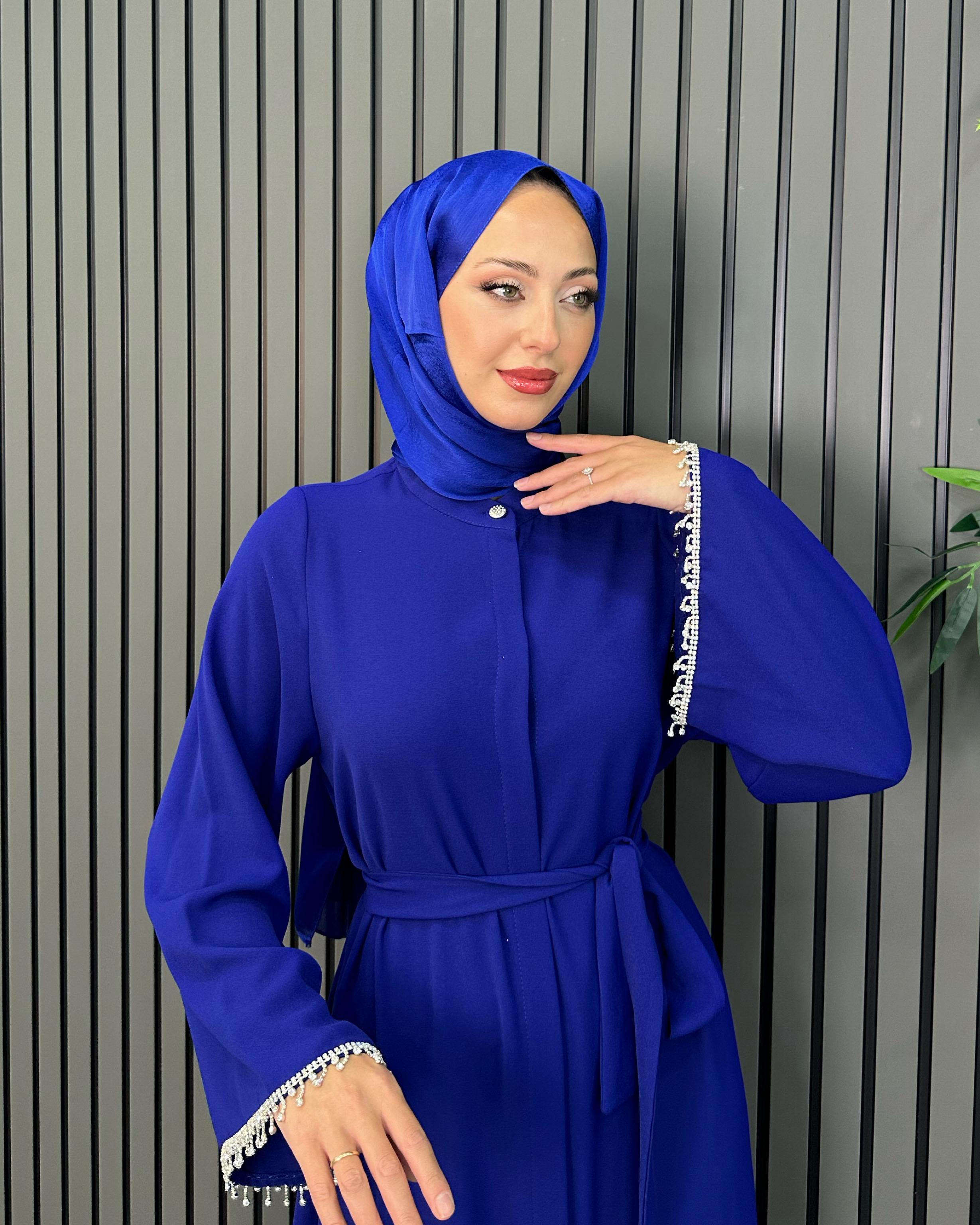 Saks Mavi Kol Ucu Taşlı Abaya